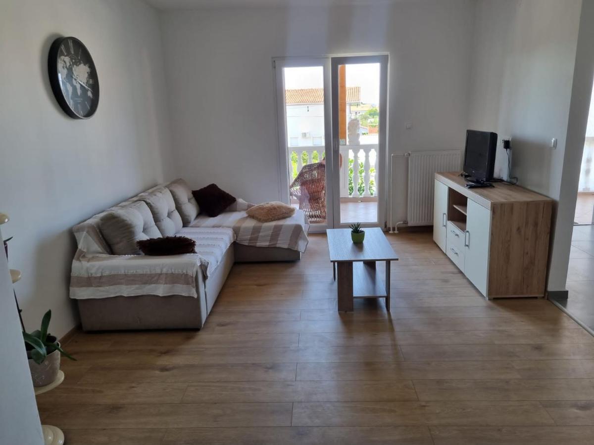 Apartment Mate Sukošan Esterno foto