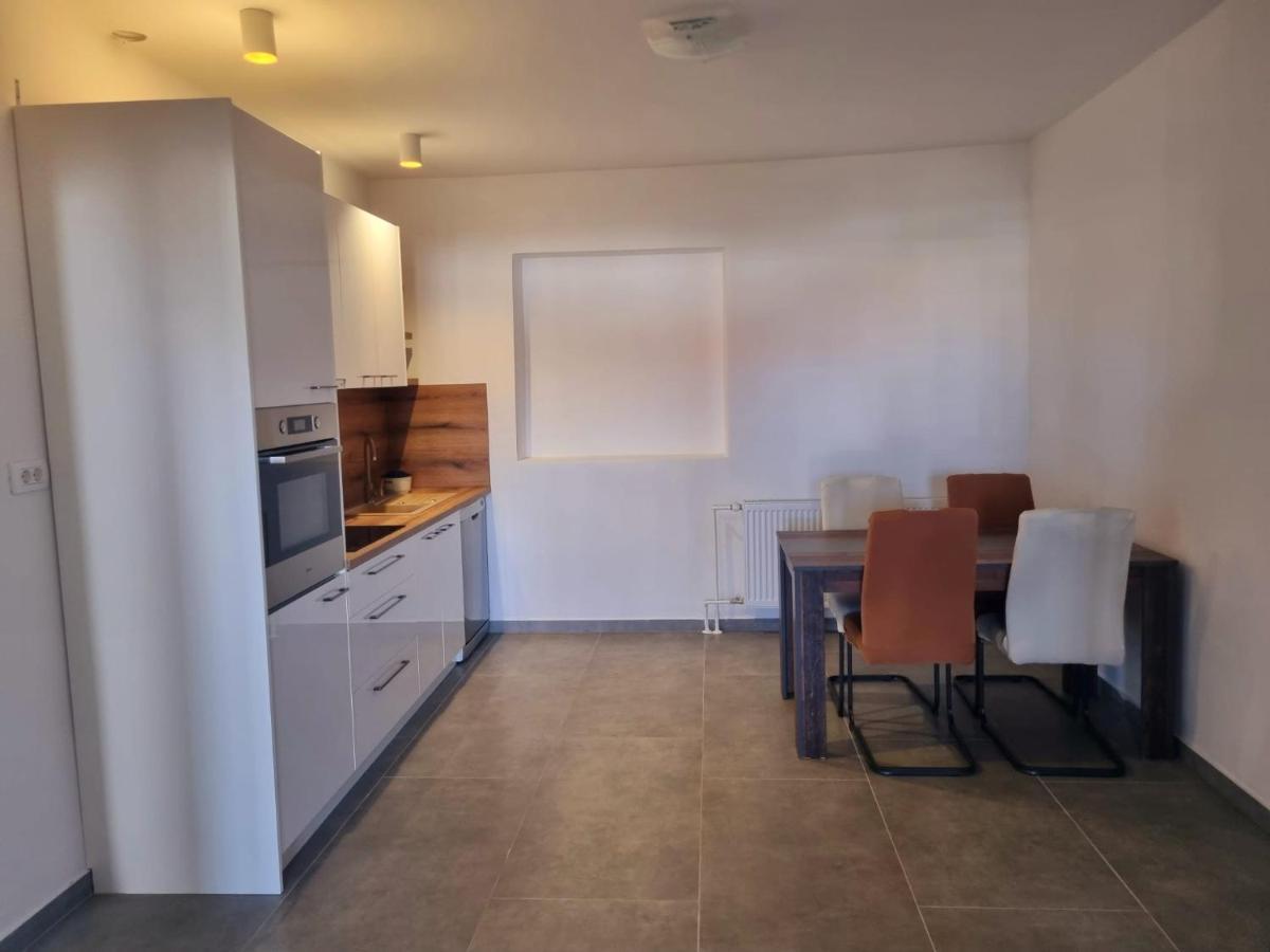 Apartment Mate Sukošan Esterno foto