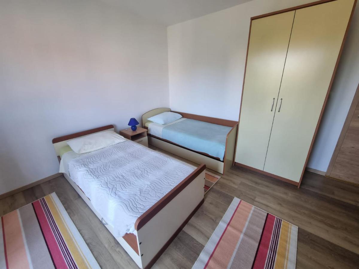 Apartment Mate Sukošan Esterno foto